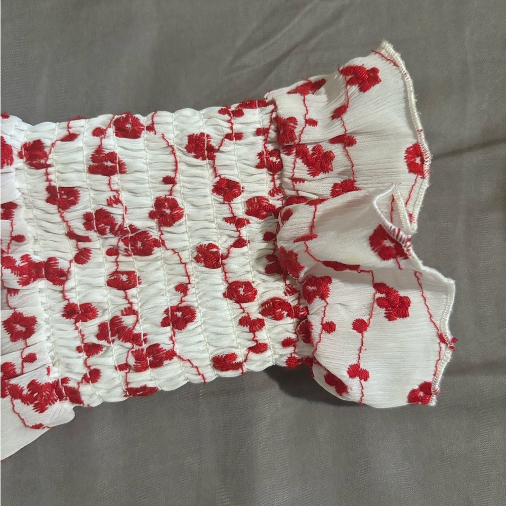 Gorgeous floral embroidered peasant blouse - Picture 5 of 5